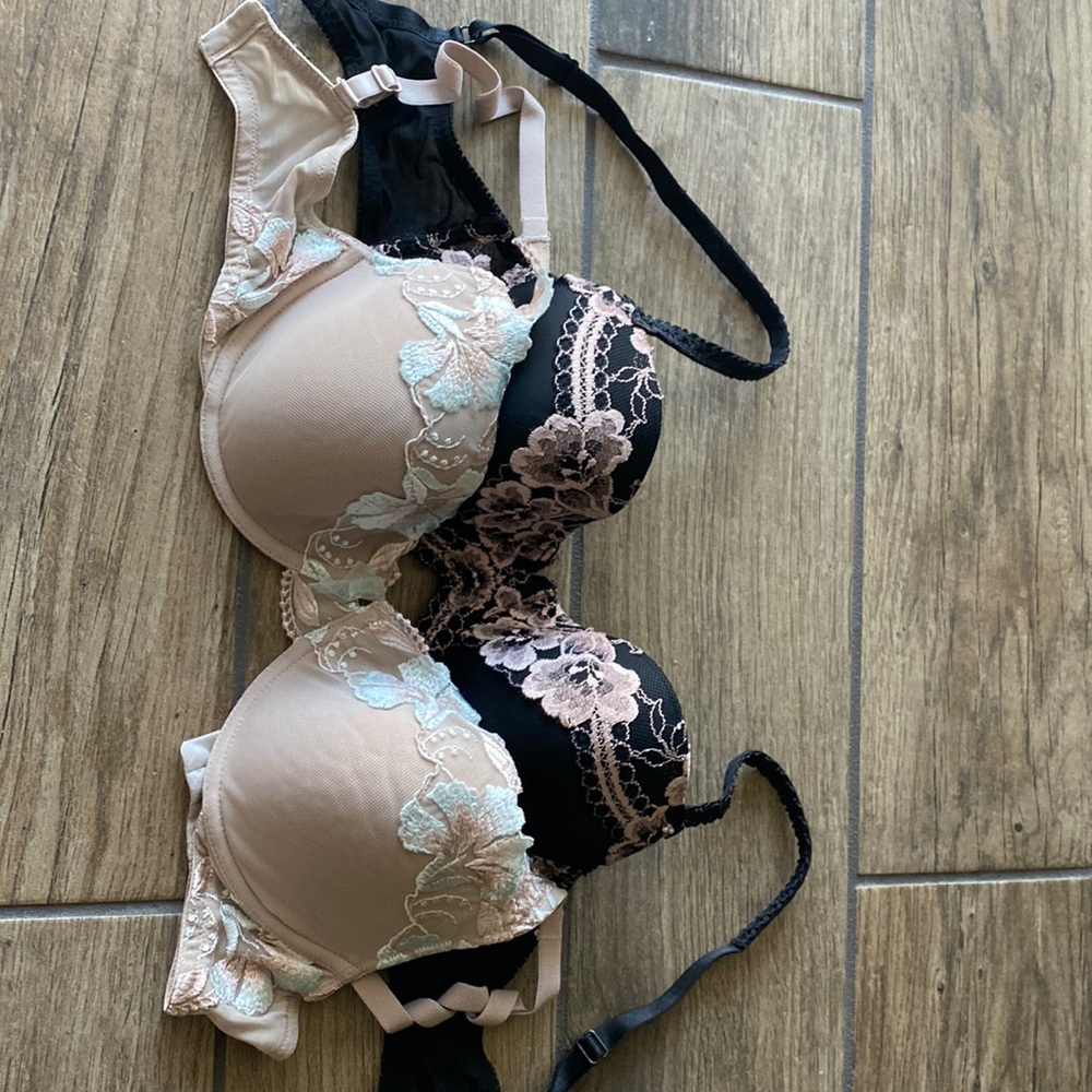 Soma 32D bras